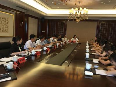 副校长张波一行与常州武进九州喜来登、宜兴竹海国际大酒店实习学生座谈 副校长张波一行与常州武进九州喜来登、宜兴竹海国际大酒店实习学生座谈